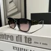 2023 Брэнд канал Slim Sunglasses Square Fashion Fashion Женские солнцезащитные очки УФ -защита Интенсивные супер -светлые солнцезащитные очки для вождения зеркало мужская и такая же модель женщин