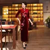 Этническая одежда Cheongsam Women Gold Velvet Улучшение с длинной вышитой высококачественной одеждой Slim Mom носить ежедневное банкет Qipao