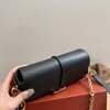 Yeni Kadın Çanta Tasarımcı Çanta Moda Bir Omuz Çantası Lüks Alfabe Clamshell Crossbody Çanta Ziyafet Mini Premium Çanta Deri Under Under Koltuklu Çanta