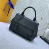 2023-designer cluny ramię worki na ramię Fuchsia Bordeaux Cross Body Doctor Totes Water Fala Monograma Pokryte płótno Epi Kobiety na zewnątrz dhgate na zewnątrz