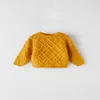 Кремовые желтые женские свитера Твист -вязаные вязаные свитера Женщины с длинным рукавом. Пуловой пуловер