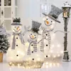 クリスマスの装飾錬鉄の輝くヘラジカの白い雪だるまエルウィンドウデコレーションクラフトホームディコア