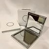 패션 디자이너 PU 소형 거울 접이식 확대 거울 편지 인쇄 메이크업 도구 휴대용 클래식 스타일 액세서리