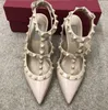 Sandali da donna firmati Scarpe con tacco alto 6cm 8cm 10cm Tacchi sottili Due cinturini Punta a punta Vera pelle Scarpe da sposa nere nude bianche rosse con sacchetto per la polvere 34-44