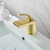 Rubinetti per lavabo da bagno Rubinetto per lavabo Spazzola Ottone dorato Maniglia singola Montaggio su ponte vintage Torneiras e miscelatore per vasca fredda Rubinetti per acqua