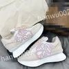 2023 Nya Top Hot Luxurys herr- och kvinnors avslappnade skor Dagliga livskor Kvinnor Läder Small White Shoes Men's Training Shoes