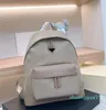 Mochila de diseñador para mujer Mochilas de moda de nailon para mujer