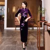 Этническая одежда Cheongsam Women Gold Velvet Улучшение с длинной вышитой высококачественной одеждой Slim Mom носить ежедневное банкет Qipao