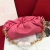 10A Fashion Cloud Bag Chaîne pour femme Sac à bandoulière Grande capacité en peau de mouton souple Bandoulière amovible Banlieusard Haut de gamme Designer Bag ID michafl_kops