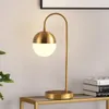 Lâmpadas de mesa Modern Creative Creative Glass Ball Gold Metal Lamp Villa El Home Sala de estar de jantar Bedroom Art Desk Ta224