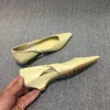 Scarpe con tacco basso da donna Mocassini a punta Mocassini in pelle di cera d'olio Scava fuori Scarpe comode