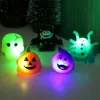 LED-beleuchtetes Spielzeug, blinkender Fingerring, Halloween-Spielzeug, dekorative Requisiten, Party-Zubehör, Kürbis, Spinne, Fledermaus, Geisterschädel, Ringe, leuchtende Spielzeuge