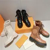 Diseñador de mujer Iconic Territory Flat Ranger Botas Piel de becerro y plataforma de lana con cordones Estilo casual Tacones de bloque Suela de goma con pisada Sne