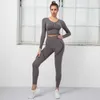 Tenues de yoga 2022 New Seamless Yoga Set Vêtements d'entraînement pour femmes Sportswear Suit Fitness Chemise à manches longues Gym Vêtements Running Leggings AA230509