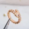Designer Diamondset Snake Bone Ring 18K Goud Gedonisch verlovingspaar Ring Hoge kwaliteit Non-Fading, niet-allergisch