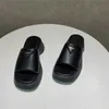 Pantoufles à talons hauts dames en cuir femmes pantoufles à la mode sandales femmes 2023 été nouvelles sandales à semelles épaisses femmes pantoufles mode chaussure Y23