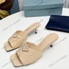 Sandali con tacco basso da donna Tacco a spillo 5cm Pelle di struzzo Slingbacks Scarpa elegante con diapositive a forma triangolare Ciabatte con dita quadrate nere e nere Scarpe da spiaggia da donna all'aperto