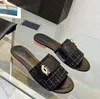 Sandalias de mujer Diapositivas para mujer Plataforma de cuero Hebilla de diamante Zapatos casuales Zapatilla de playa de verano 35-42 Con caja