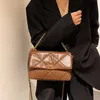 Bu yılın popüler basit elmas deseni işlemeli küçük kare sonbahar yeni Batılılaşmış çok yönlü bir omuz crossbody kadın