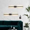 Lâmpadas de parede Design e luz LED rotativa da moda para o banheiro à beira do banheiro, o farol de espelho moderno preto acabado