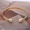 Bangle French Gilded Color Flower Little Fish Crown Love Form Design Armband Italiensk afrikansk kvinnors bröllopspresent