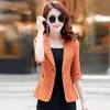 Ternos femininos fino blazer feminino de manga de três quartos coreano 2023 Temperamento de verão Slim um traje de fivela Jackets