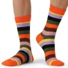 Sportstrumpor Storlek 41-48 Casual Fashion Cotton Funny Long Women Män Socks kontrast Färg Rainbow Störstorlek Stripe Socks For Men P230511