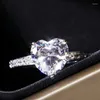 Fedi nuziali CAOSHI Romantico anello a cuore con zirconi luminosi Eleganti graziose fasce di fidanzamento per signora Accessori Squisita fantasia