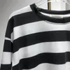 Herren Polos EBAIHUI Gestreiftes Langarm-T-Shirt Herren Koreanischer Stil Kontrastgestreift Rundhalsausschnitt Top Lose Lässiges Sweatshirt Jugendmode 230511