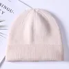 Bérets couleur unie femmes chapeau d'hiver rayé à revers doux automne Bonnet toucher Skullies bonnets en gros élastique extérieur garder au chaud