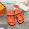 Oran Slides Designer Sandaler Senaste kvinnliga tofflor av högsta kvalitet Black Man Sandal 100% kalvläderplattform Flip Work Summer Fashion Casual Beach Platform Slipper 10A