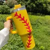 40oz Baseball Tumbler With Handle Sport Rugby Baseball Tumbler Rostfritt stål Big Capacity Beer Mug Isoled 40oz Travel Tumbler Ups 001