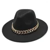 Berets jazz hat solidny kolor szeroki rdzeń metalowy dekoracje łańcucha unisex poczuć Western Cowboy Cowgirl Fedora Fashion Akcesoria