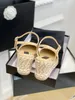 Tasarımcı Sandalet Kadın Seksi Yüksek Topuklu Dış Mekan Rahat Düz Ayakkabı Gelinlik Siyah Beyaz Ayakkabı Ayak Bileği Sandalet Kutusu 35-40