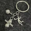 Creative DIY Volleyballer Keychain Volleyball Player Girl Rostfritt stål Keyring Charms Kvinnor smycken Tillbehör Pendantiska gåvor Fashion