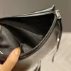 Bolsos de cintura pequeños lindos negros Busto Hombro Cruz Solapa Sillín Diseñador de lujo Mujeres Cuerpo Liso Vintage Bolsos de cuero genuino Bolso de sobre con solapa Bolso Totes