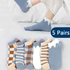 Socken Strumpfwaren 5 Paare/Set Damen Kurze Socken Frühling Sommer Streifen Grün Truss Dünne Bootssocken Blumen Niedrige Röhrensocken Calcetines P230511