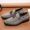 Tassel oxfords schoenen mannen loafers casual slip on heren jurk schoenen op een hekelnaal