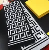 180*32 cm Donne di Grandi Dimensioni Stampato ricamo Sciarpa di Seta Inverno Stampa Foulard Raso Testa Quadrata Sciarpe Donne Scialli di Design di Lusso