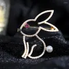 Brooches Female Fashion White Crystal Pearl For Women Luxury Gold Color Alloy Animal Brooch Safety Pins