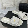 Damen-Hausschuhe, niedrige Absätze, 3,5 cm, Sandalen, gesteppte Textur, Lammfell, Slip-on-Slides, Designer-Retro-Schwarz, runde Zehen, Mule, Luxurys, Flip-Flops, Outdoor, schwarzer Strandschuh