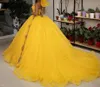 Quinceanera sukienki księżniczki żółte kwiaty suknia balowa głęboka koronka z dekoltem w dekolcie z tiulami plus size słodki 16 debiutanta przyjęcie urodzinowe vestidos de 15 anos 110