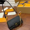 7AハイクレートデザイナーチェーンバッグLuxurys Crossbody Bag Womens MM45813お気に入りの本革フラップバッグ24cm女性デザイナークロスボディバッグラグジュアリー