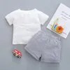 EnsemblesSuits Bébé Enfants Vêtements Ensembles Courts D'été Doux Toddler Garçon Coton Manches T-shirt Rayé s Enfants Vêtements Tenues Costumes 230510