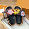 Lüks Tasarımcı Terlik Kadın Sandalet Yaz Moda Erkekler Sıradan Loafers Havuz Yastığı Konforu Güneş Nakış Logosu Alfabe Kauçuk Düz Tembel Plaj Ayakkabıları 35-45