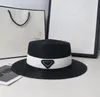 Avec triangle métal mark chapeau paille femelle printemps et d'été tout