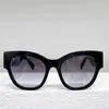 Klassische Cat-Eye-Design-Brille, modische Damen-Luxusmarke mit goldenem Buchstaben-Logo an den Bügeln. Damen-Outdoor-Reisesonnenbrille mit schwarzem Rahmen. 01YS Occhiali da sole