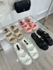 Kanal pappa 2023 paseo sandaler cha mules crisscross rem slingbacks sammanlåsande c plattform strand glider slip halm espadrilles lammskinn läder tofflor