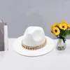 Berets jazz hat solidny kolor szeroki rdzeń metalowy dekoracje łańcucha unisex poczuć Western Cowboy Cowgirl Fedora Fashion Akcesoria
