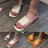 Hausschuhe Damen Sommermode Farbblockierung Spleißen Transparent Offener Zeh Quadratischer Kopf Rutschfeste Niedrige Sandalen Für Frauen Keil 11 Halb